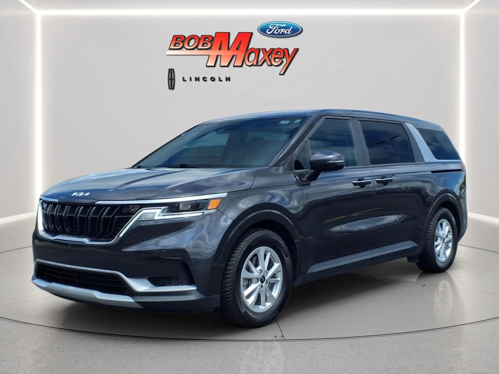 2023 Kia Carnival LX from the official Bob Maxey Ford of Howell listing