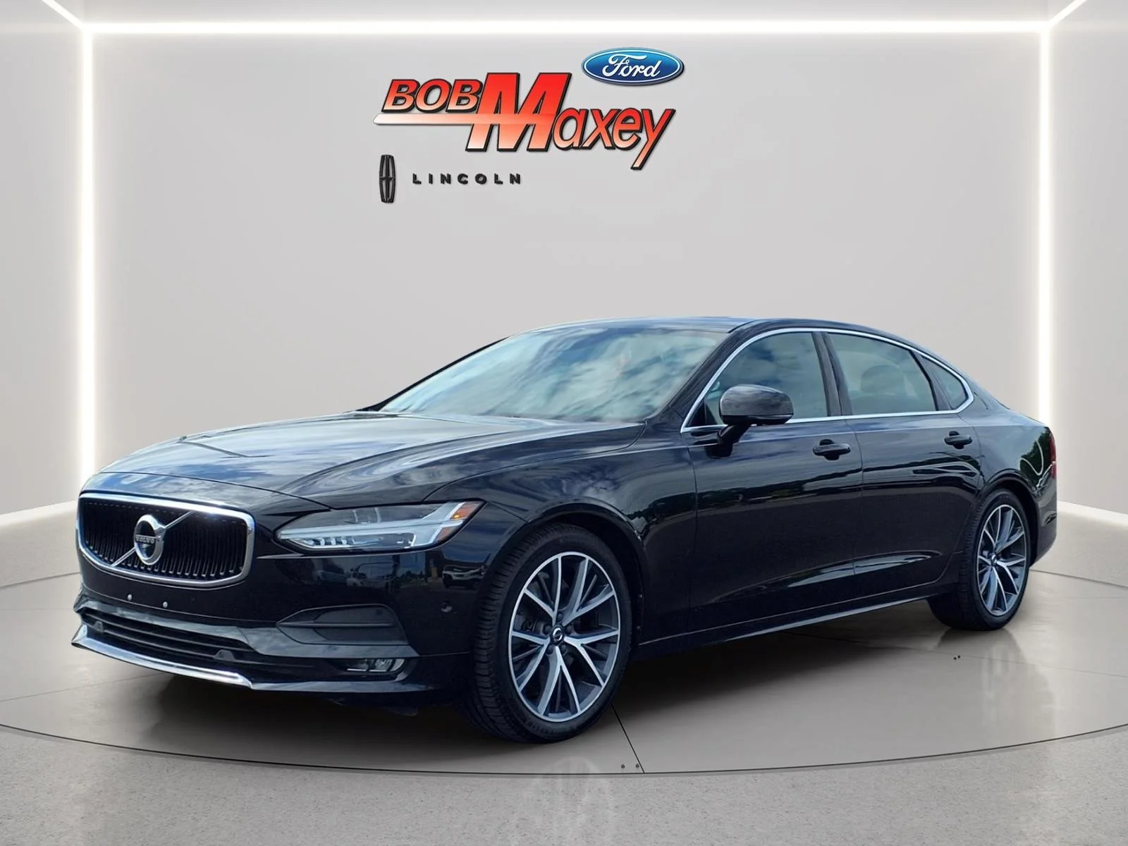 2019 Volvo S90 T6 Momentum from the official Bob Maxey Ford of Howell listing